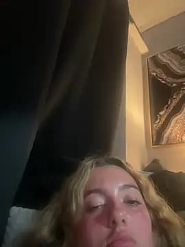 naughtygirl6989 live cam