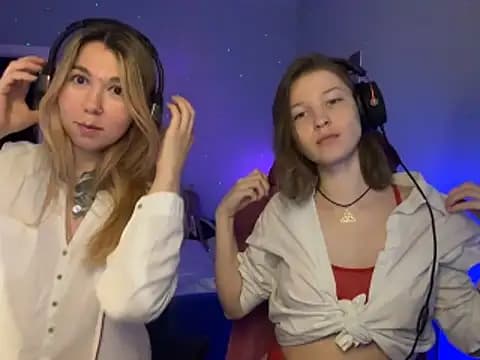 AsgardPrincesses live cam on Stripchat