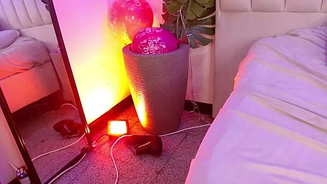 aji_golds live cam on Stripchat