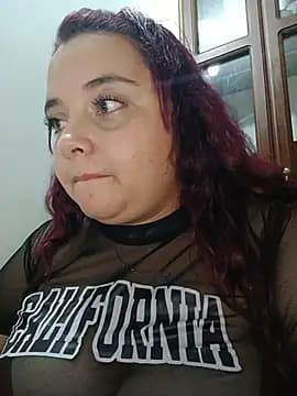 CURVY-HORNY live cam
