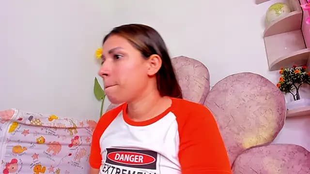 elli_scott live cam