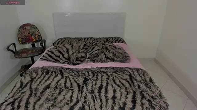 Dayanna_tecca live cam