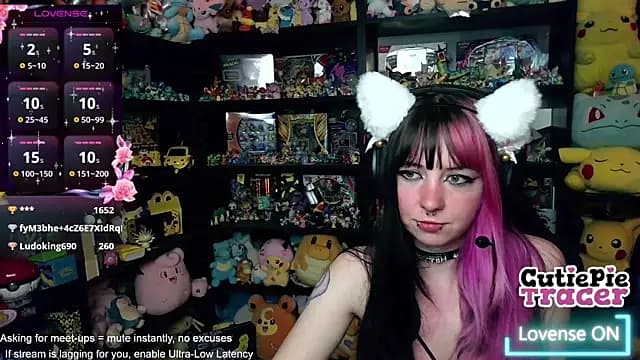 CutieTracer live cam on Stripchat