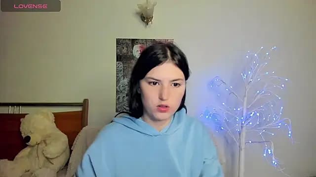 Kira_Devi live cam