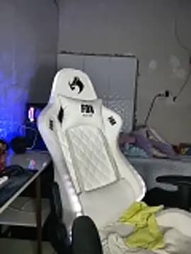 Fetichista23 live cam