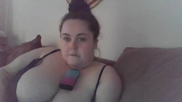 Maya_29x live cam