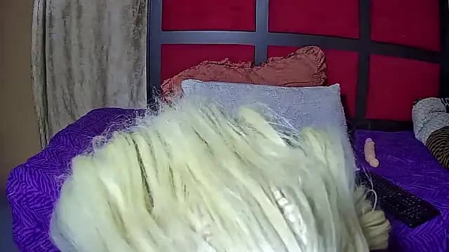 SexySlimMelanin7 live cam