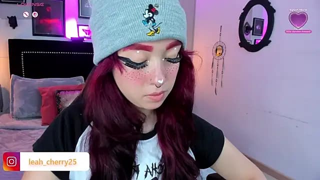 Leah_cherry live cam