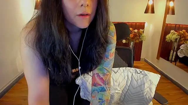 KatherineBond live cam
