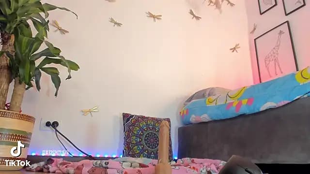 princessluna_19 live cam