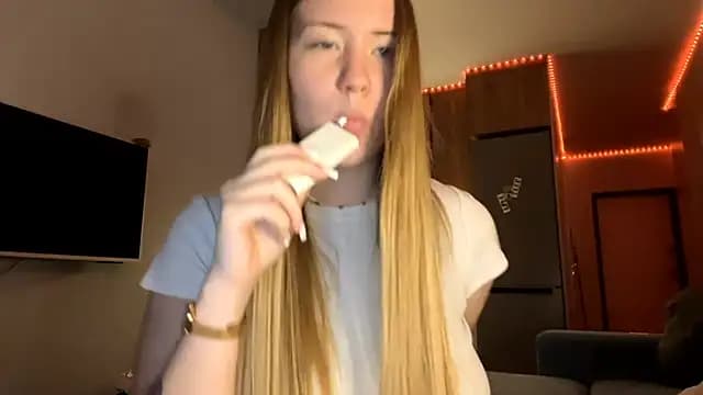 Lisi_Kiss_ live cam