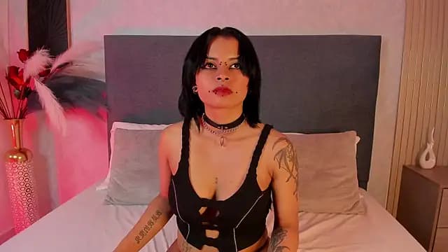 RavenMonrroe live cam