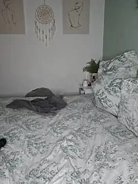 Saucy-Serenity live cam