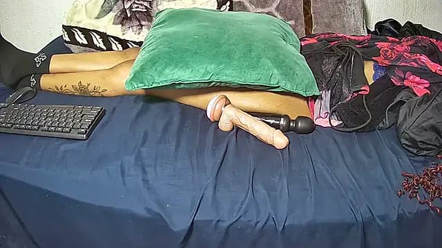 Freakycandy02 live cam