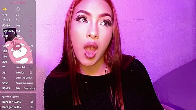 Vallenn_ live cam on Stripchat