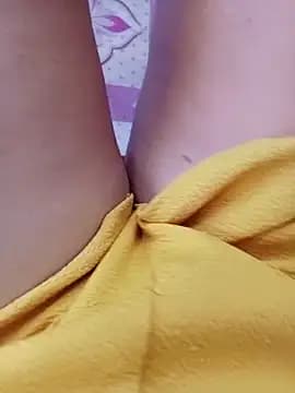 Hotmommax live cam