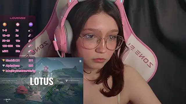 PinkiiAura live cam