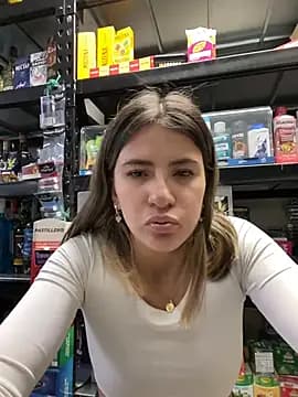 Andrea_19blonde live cam