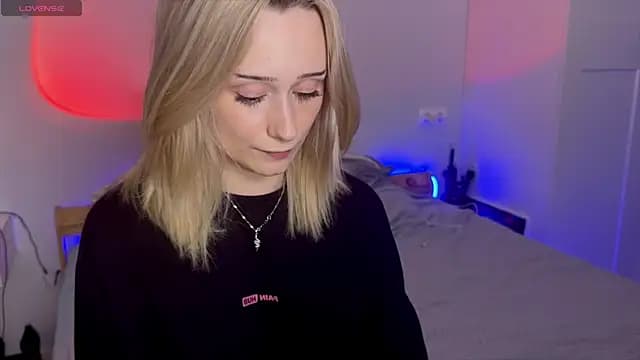 mia_side live cam