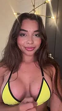 AnnyVega__ live cam on Stripchat