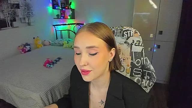 CrazyBitchInLace live cam