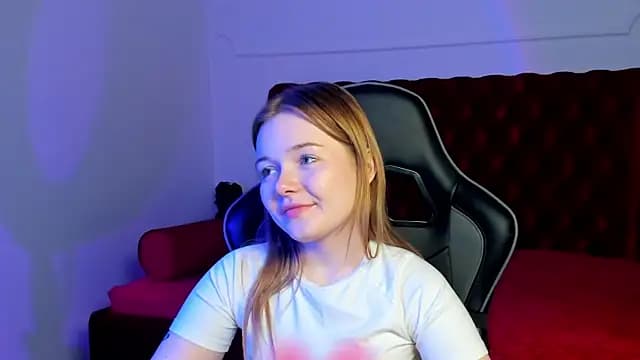 ElinaVale live cam