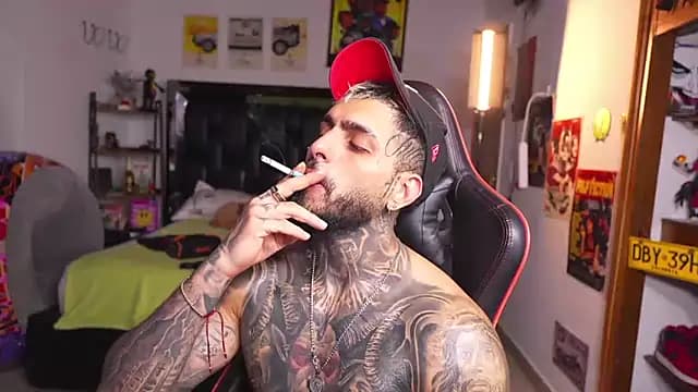 logan_hugh8 live cam
