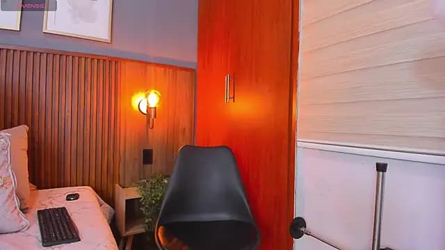 Krikrii_Milady live cam
