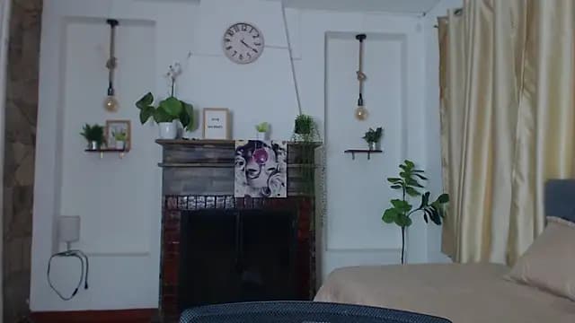 Emma_hassani live cam