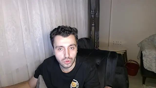 handsomeee04 live cam
