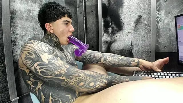Gury_tattoo live cam