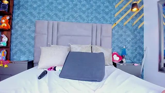 NiiaMoore live cam