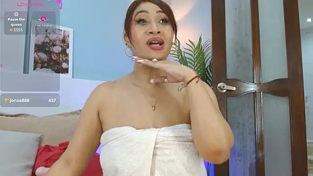 cintia_hills live cam