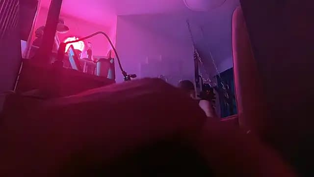 CloudyMuscleBeefy live cam