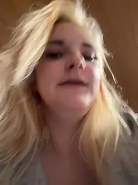 ViviLuu live cam