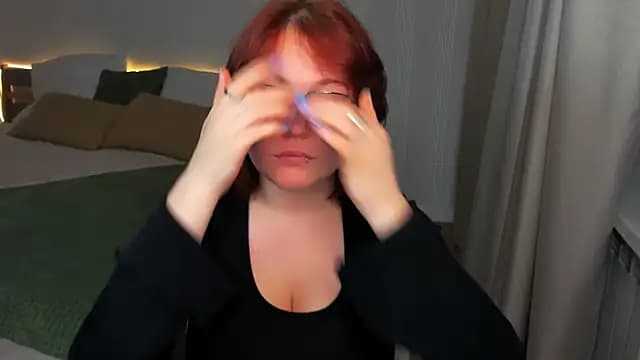 MiaLacrice live cam