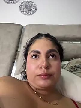 Yassy_11 live cam