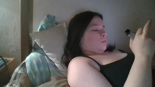 RiaLowelyt live cam