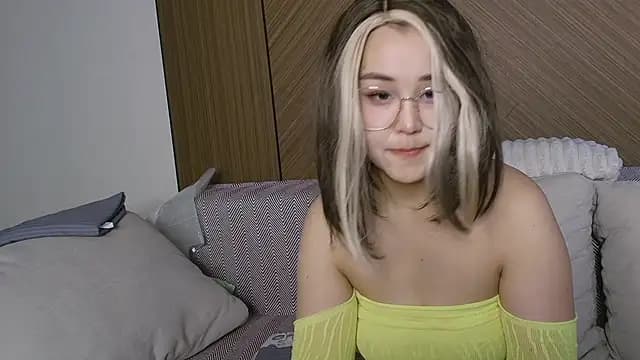 louisa_kim live cam