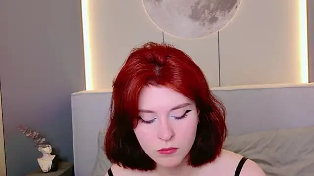 Milana_Bold live cam