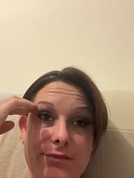 Quenn667 live cam