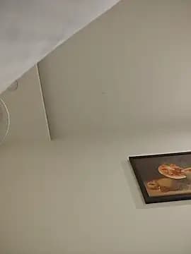 NakedMILFx live cam