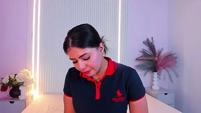 LucyWild8 live cam