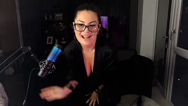 AvaKayley live cam on Stripchat