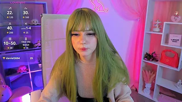 YunaLeaf live cam