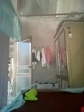 Cumhots111 live cam