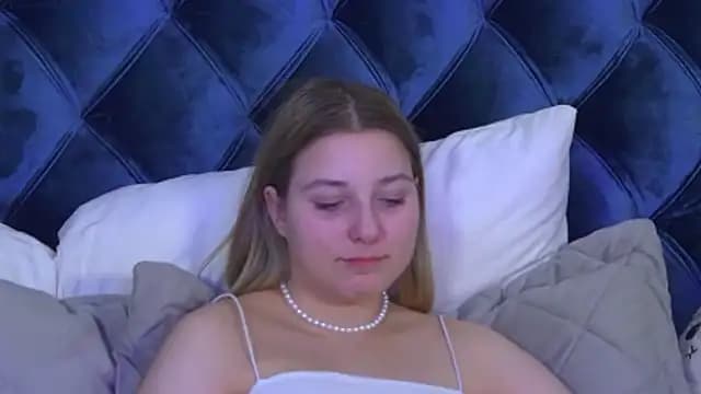 TinnaBurton live cam