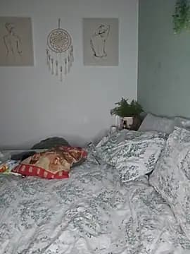 Saucy-Serenity live cam