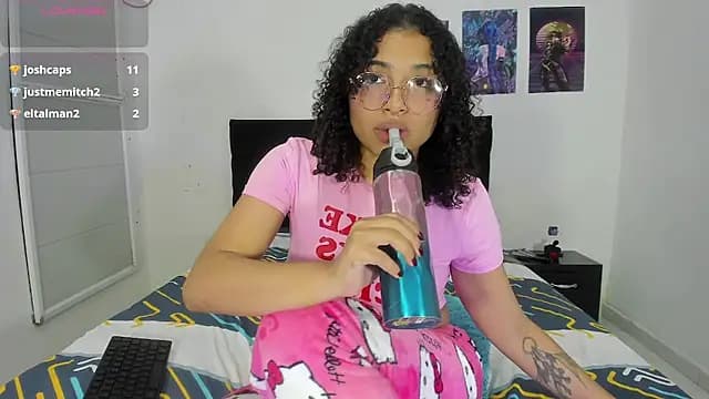 Itsmaraia2002 live cam
