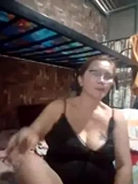 SexyHottMom live cam